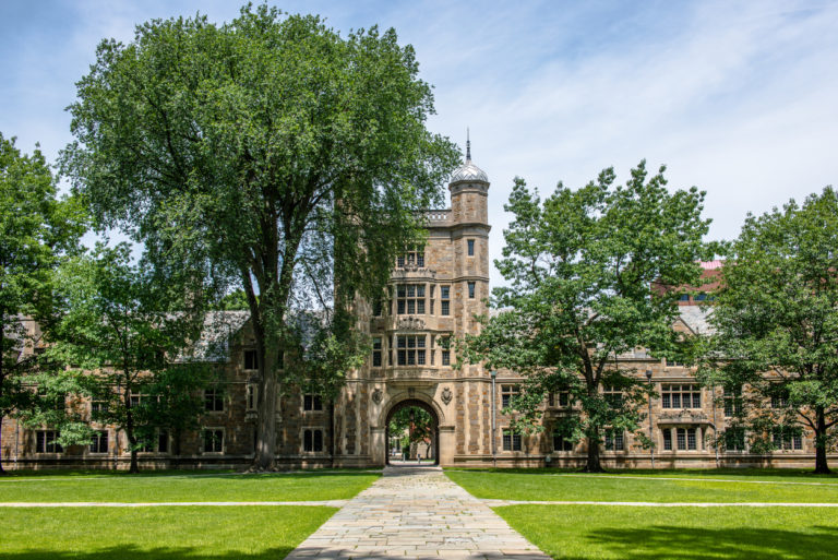 ミシガン大学大学院の外観